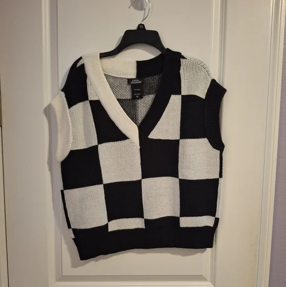 Hot Topic Black and White Checkered Sweater - Picture 2 of 4
